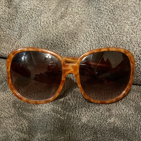 BCBGMaxAzria | Accessories | Bcbgmaxazria Sunglasses | Poshmark display picture 3